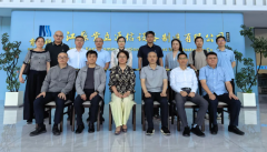 <b>专家们走进中国科学院工业人工智能研究</b>